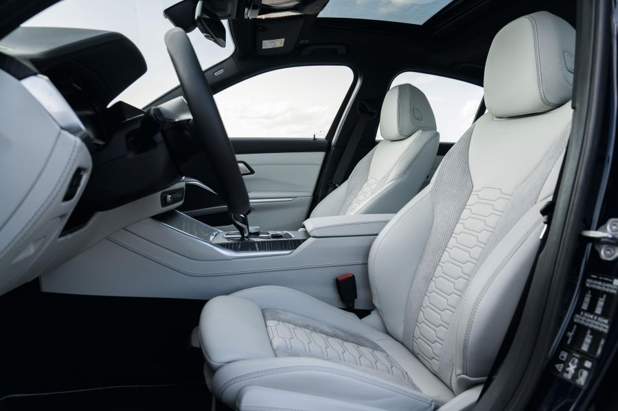 Интерьер Alpina B3 Limousine Allrad (G20) 2019 года  (WW) (фото 29 из 40)